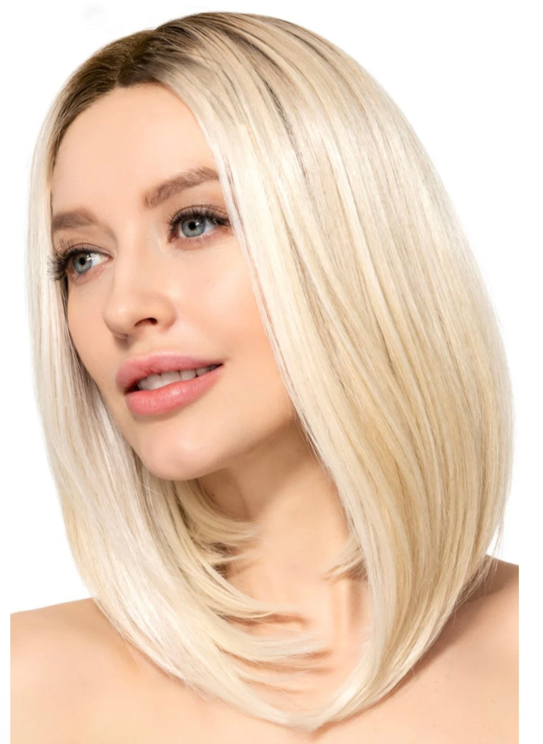 TressAllure Undercut Bob in 33/32/R4 (Spiced Merlot) (open box)